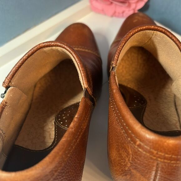 BOC New Celoisa Brown Leather Stacked Heel Side Zip Booties Boots Size 10 42 - Picture 6 of 10